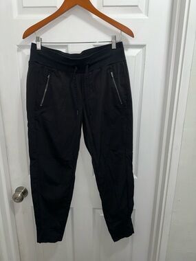 Athleta Trekkie North Joggers Black